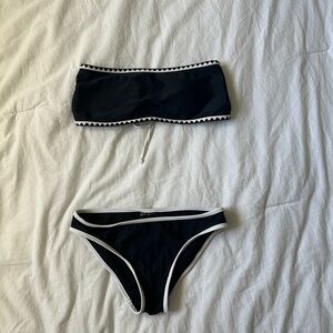 Strapless black and white bikini